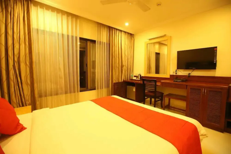 OYO Premium 113 Brigade Road