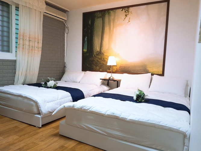 Standard Double room with city view