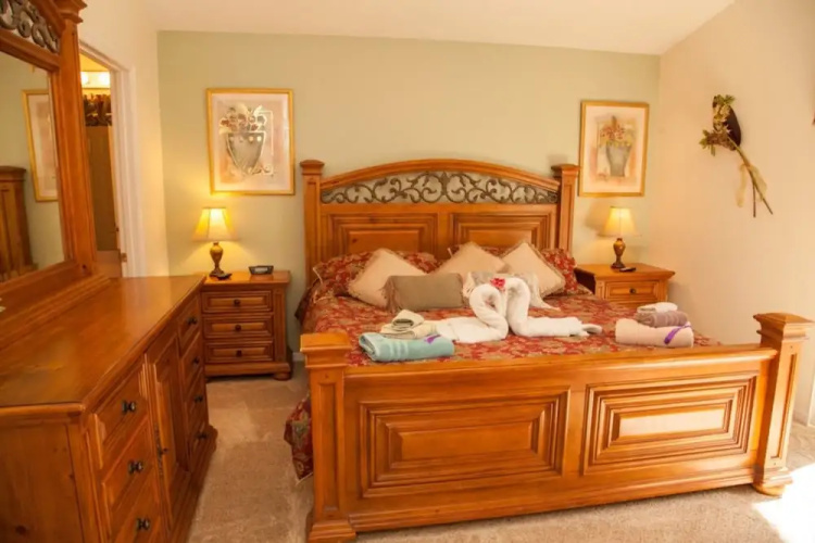 Rolling Hills Four-bedroom
