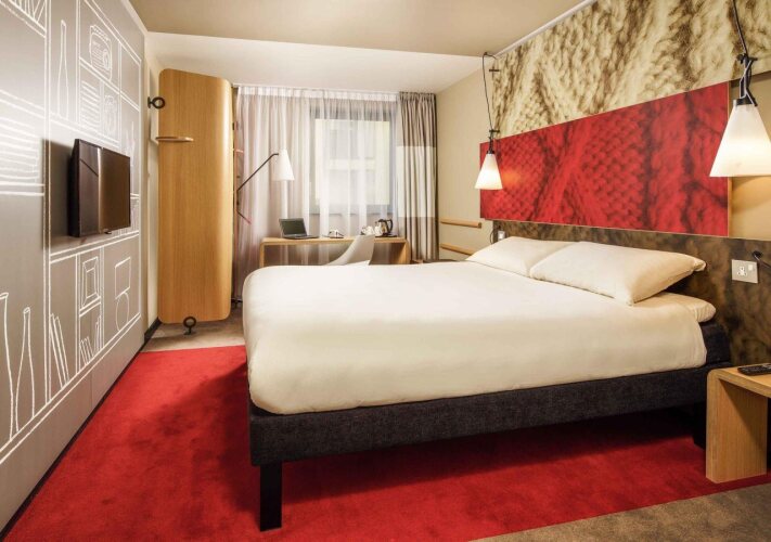 Ibis London Canning TownOver view