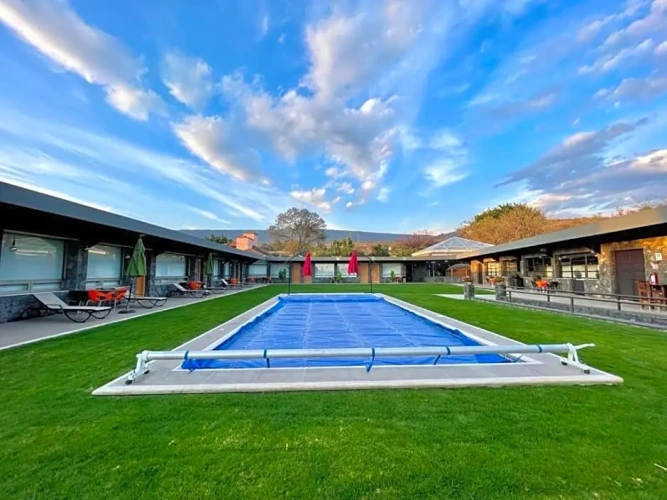 Standard Twin room with pool view