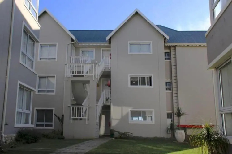 Waterside Living KP08