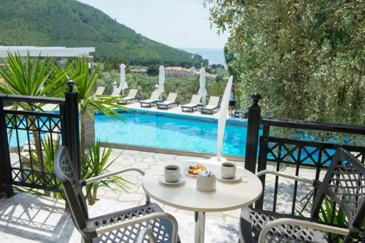 Standard Triple room with balcony and with view
