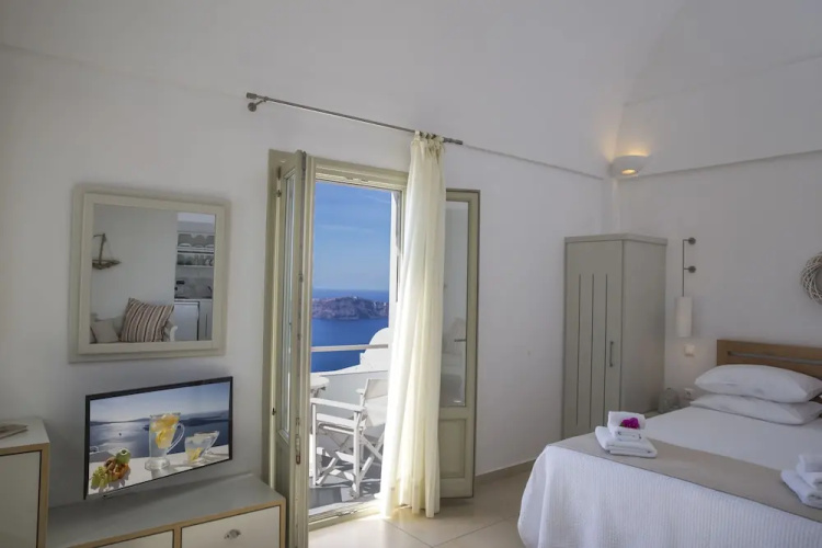 Irida Santorini