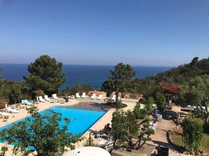 2 Bedrooms Villa