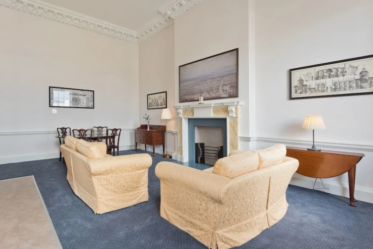 Henrietta Suites City Centre