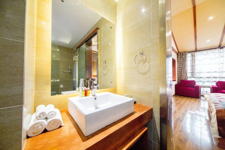 Lijiang Bairui Vacation Hotel