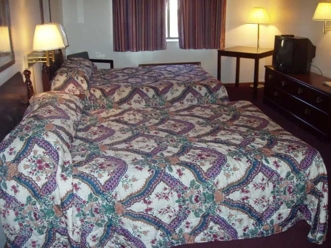Westbridge Inn & Suites
