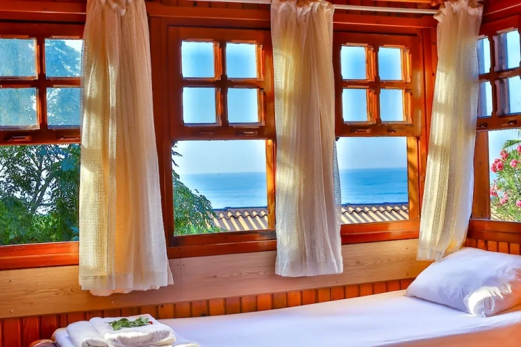 Standard room with balcony and with sea view