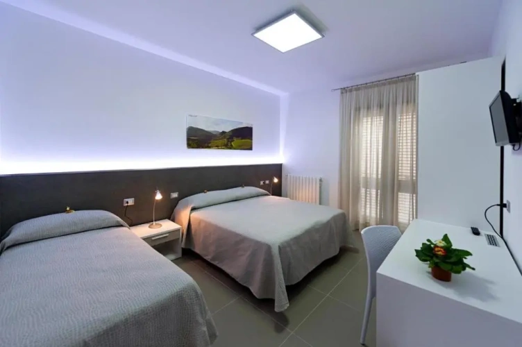 Standard Triple room with balcony