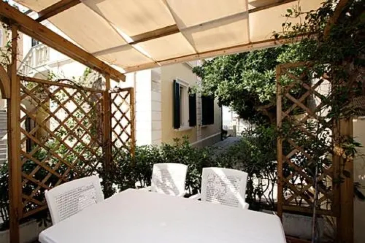 Double Cottage