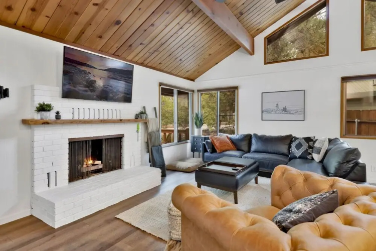 2165-the Lost Compass 3 Bedroom Home by RedAwning