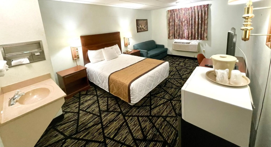 Knights Inn Paxinos