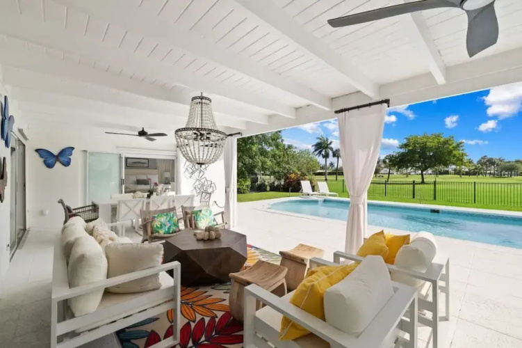 Luxury Beach House With a View