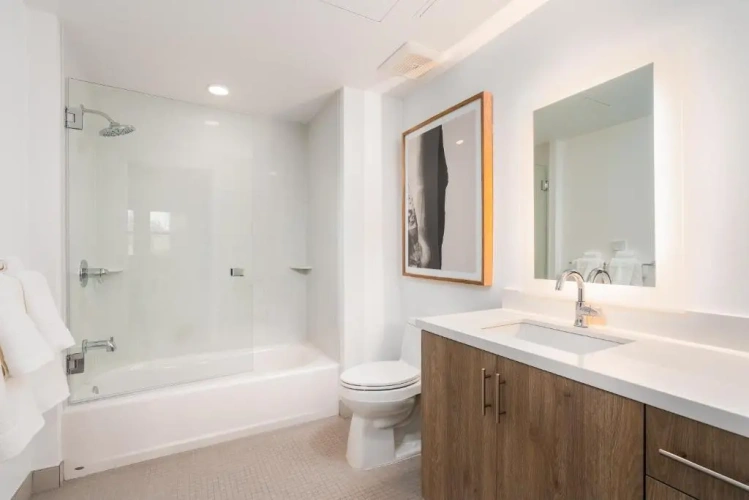 2 Bedrooms Apartment