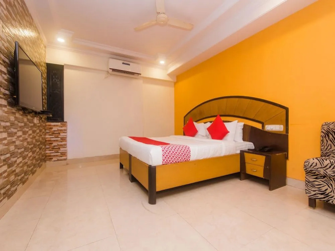 OYO 19028 Hotel Palm Star