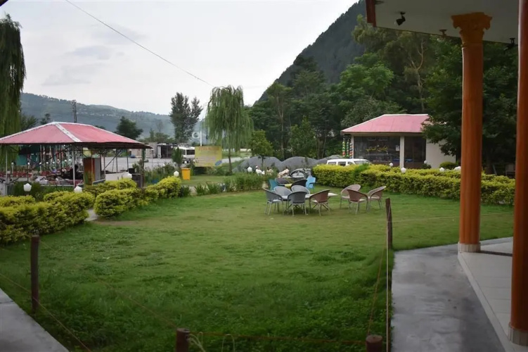Ever Green Hotel & Restaurant