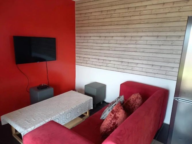 2 Bedrooms Cottage