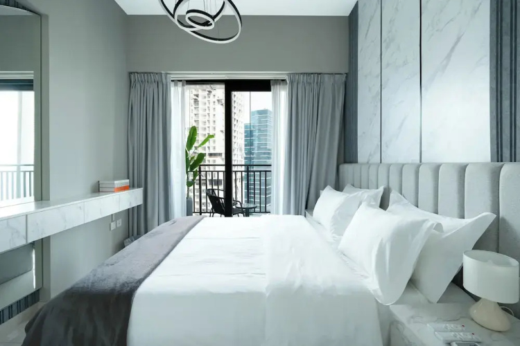 KeyRock Living - Dubai Skyline