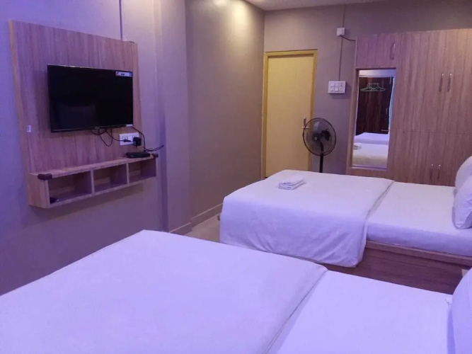 3 Star Lodge
