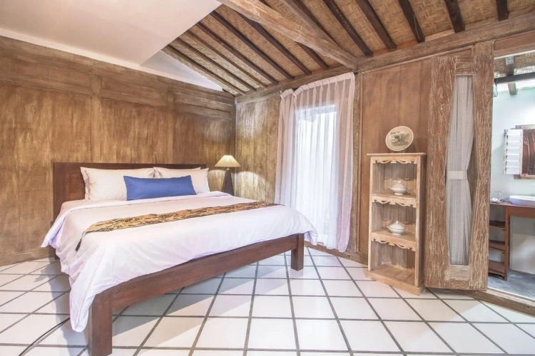 2 Bedrooms Villa