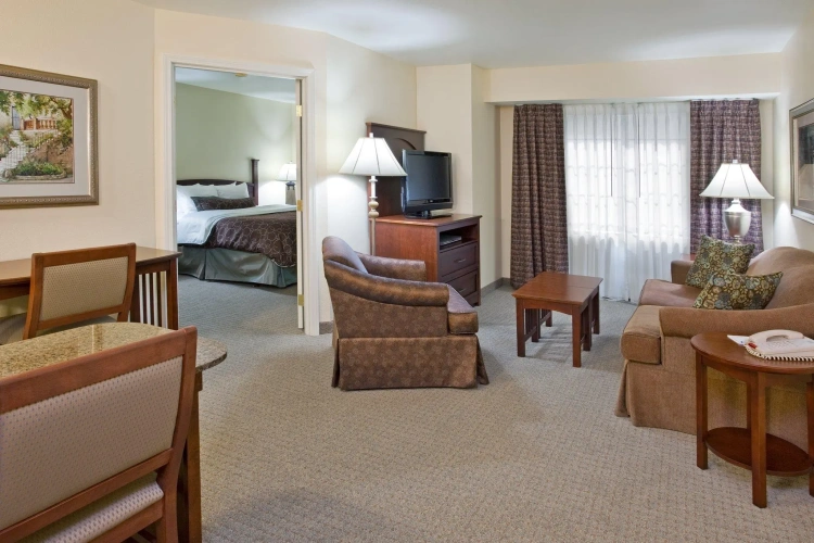 2 Bedrooms Sextuple Suite