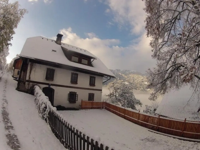 2 Bedrooms Attic Apartment with balcony