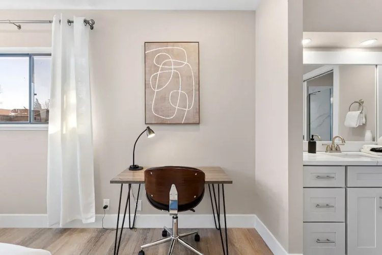 Elegant 4BD Reno Abode Close to Shops and Casinos