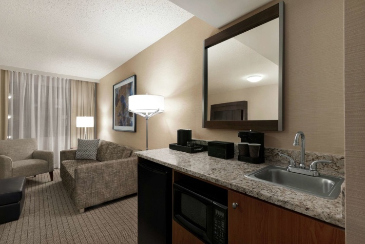 Embassy Suites by Hilton Cincinnati RiverCenter photo 31