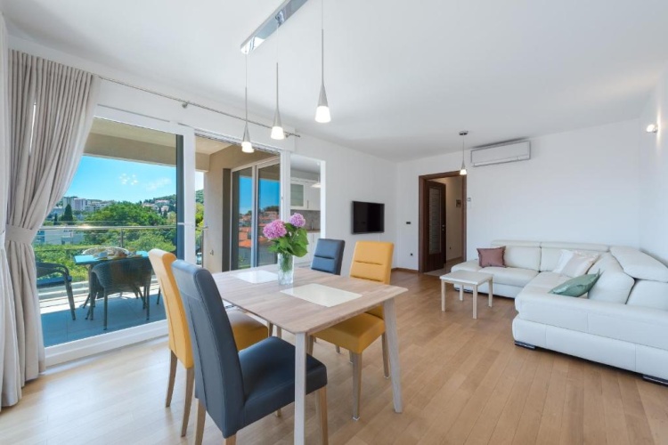 2 Bedrooms Deluxe Apartment