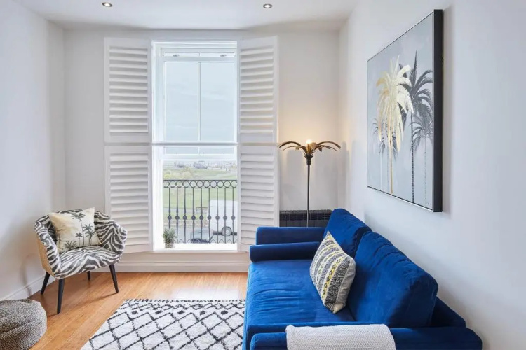 Host Stay Saltwater Suite