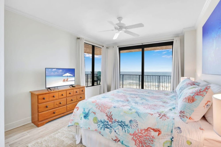 Four Seasons 402-e Private Fishing Pier