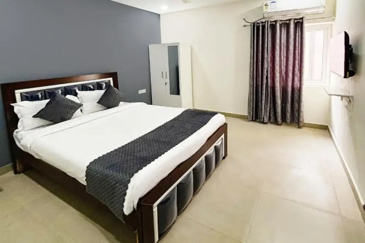 Fabhotel Maski Suites
