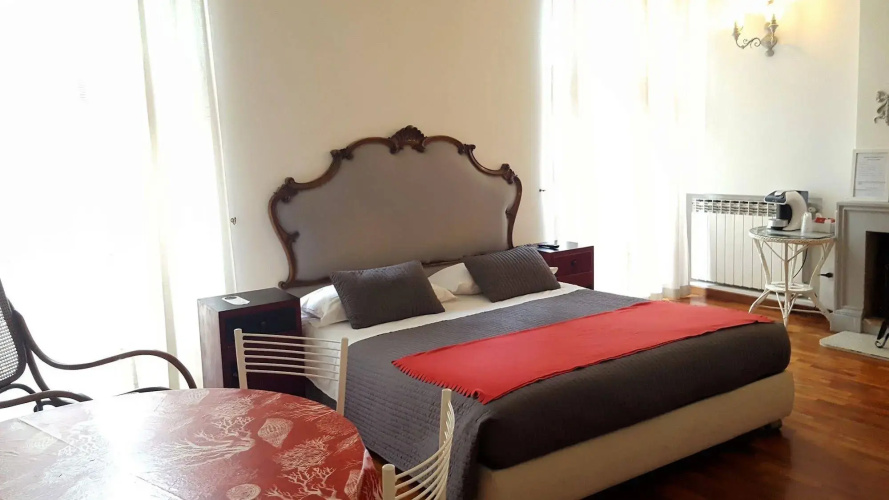 Spanish Steps Suite