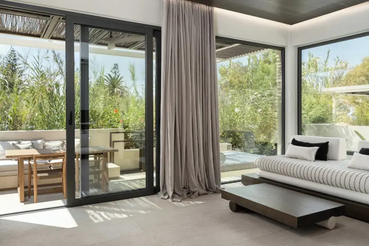 Dyo Beach Suites