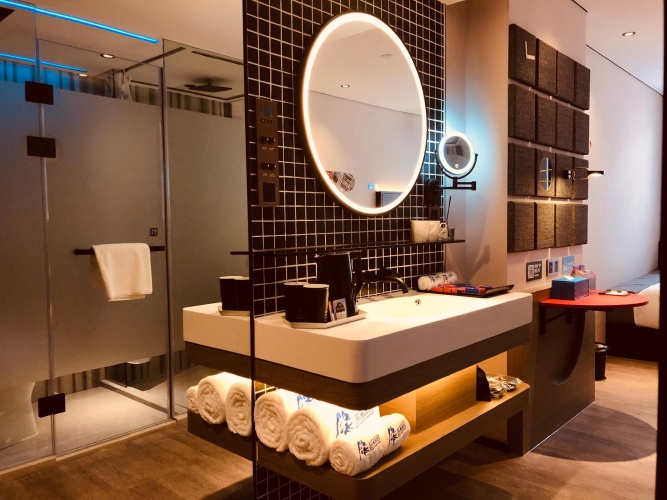 Standard Double room with street view