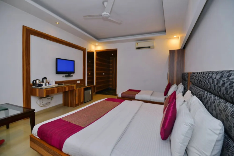 Hotel White Pearl