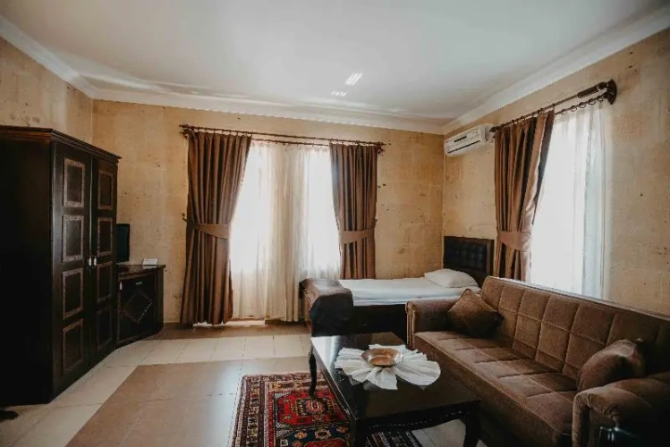 Deluxe Stone Triple room with balcony