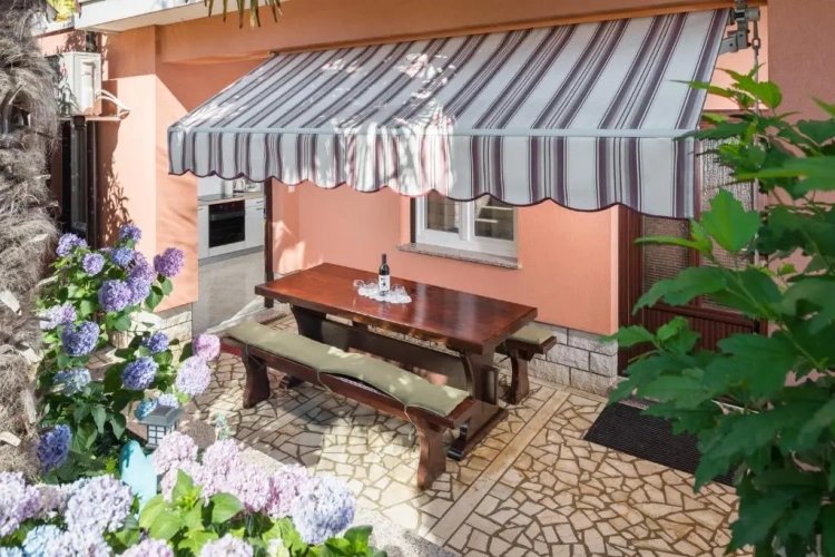 1 Bedroom Apartment with balcony