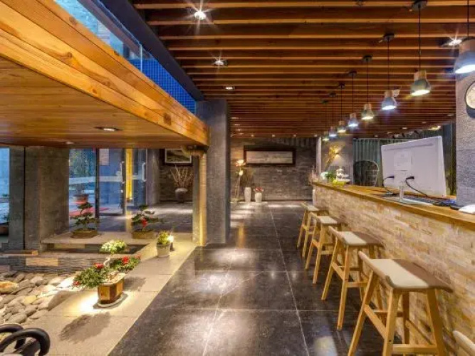 Puyue Lake-view Holiday Hotel(大理双廊半岛璞月海景度假酒店)