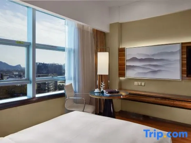 1 Bedroom Business Double Suite