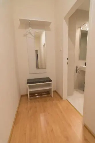 Modern Apartment at Rathaus