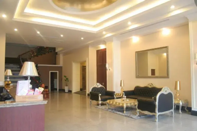 Hotel the Land