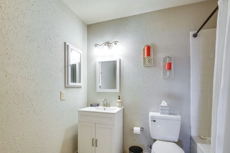 2 Bedrooms Apartment