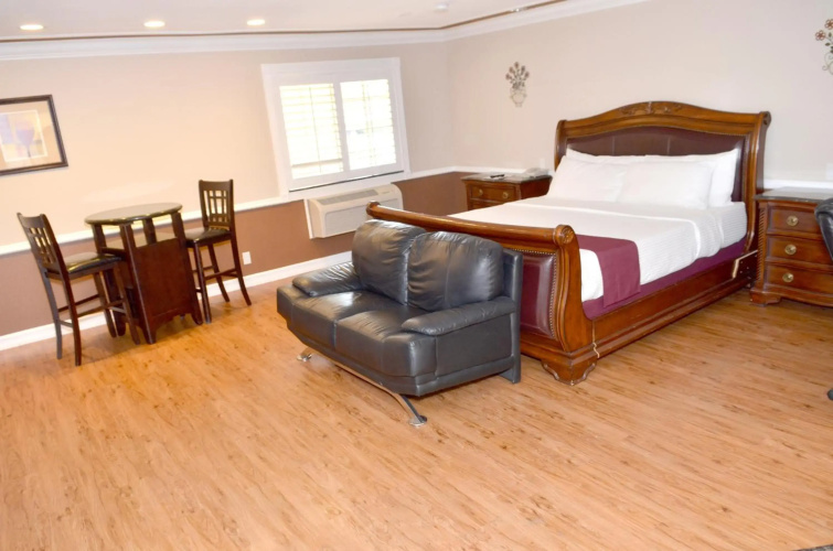 Dynasty Suites Hotel Riverside