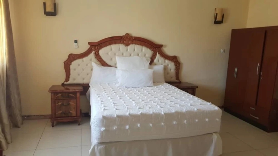 Twin Cave Lodge