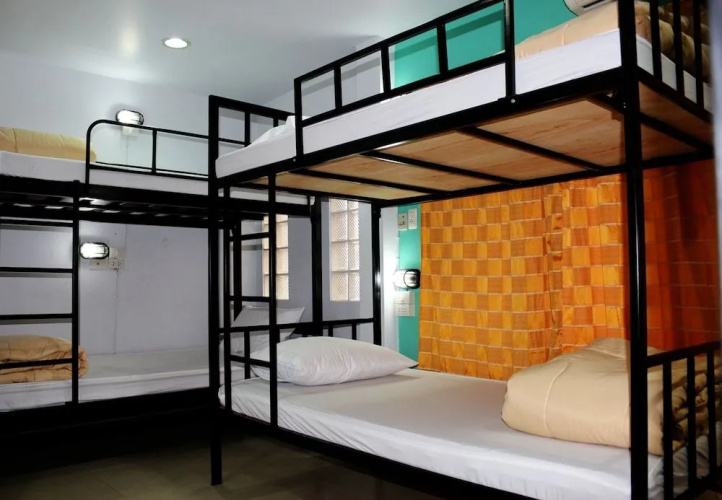 Home Base Hostel - Adults Only