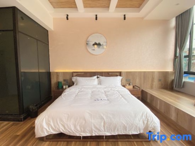 Standard Double room with lake view