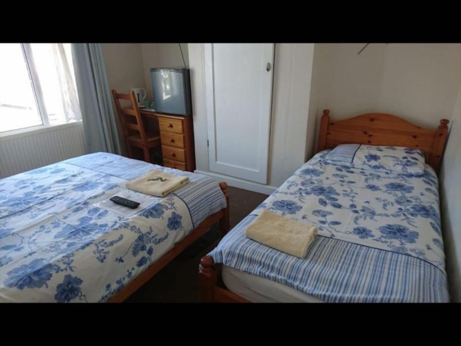 Standard Triple room