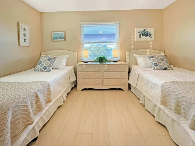 Beautiful Views Easy Beach & Bay Access